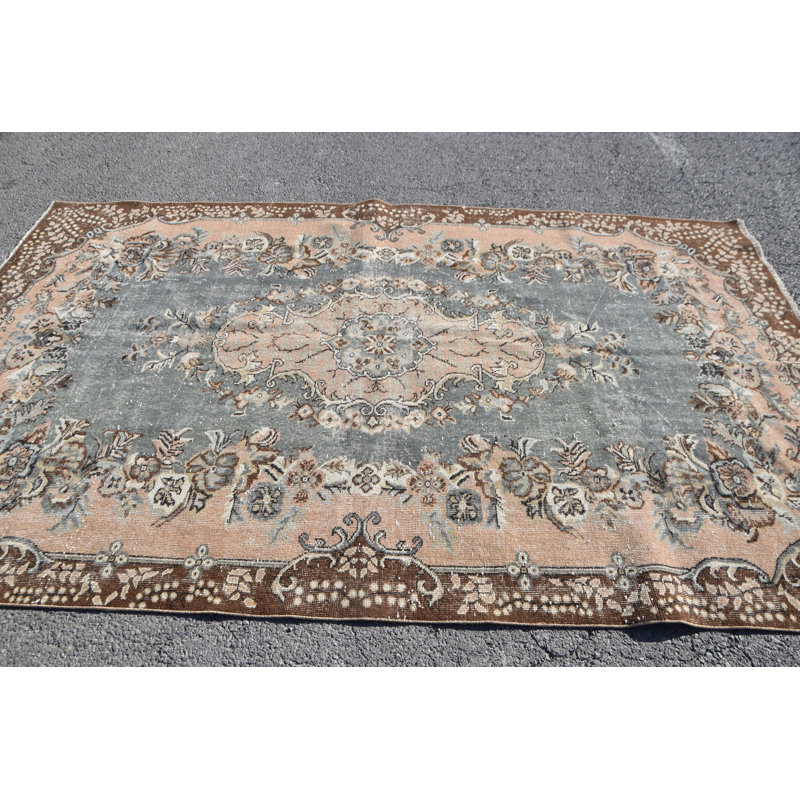 Tapis antique à motif floral turc pour la chambre à coucher et le salon dans des tons pastel doux