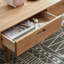 Petite table basse moderne et simple