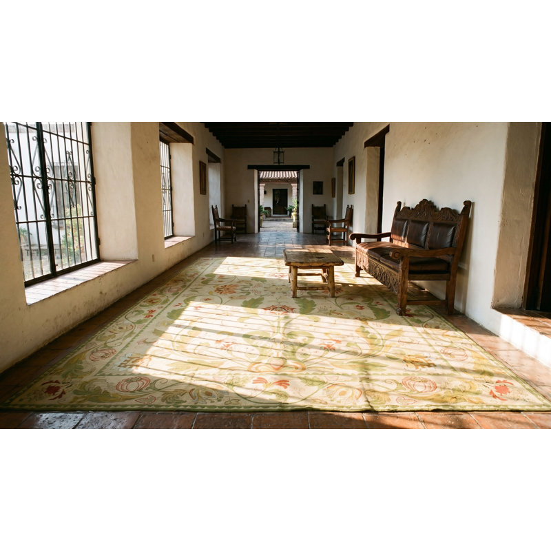 Tapis antique surdimensionné floral et surpiqué en médaillon Portugal
