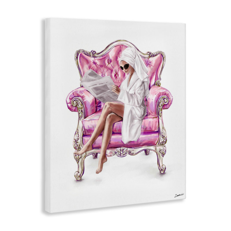Femme tendance sur toile de chaise rose, design par Ziwei Li, H 20 po x l 16 po
