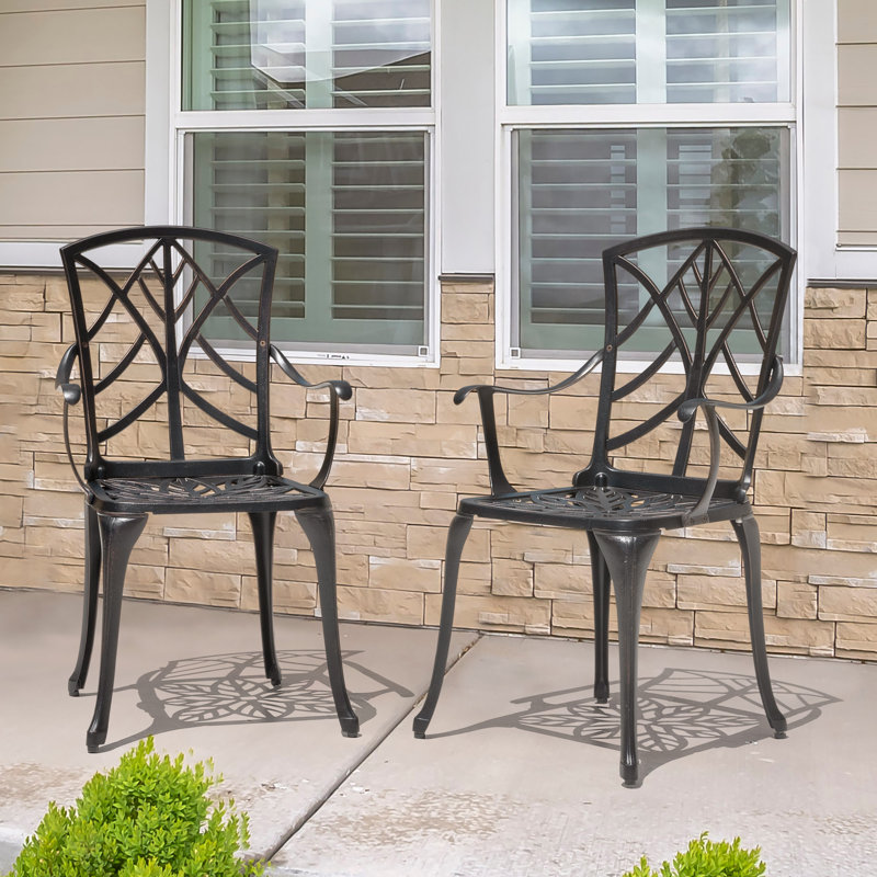 Chaise d'extérieur avec 2 chaises bistro et salle à manger Witherbee, structure en aluminium coulé, pour le jardin, noir avec bordure peinte en or