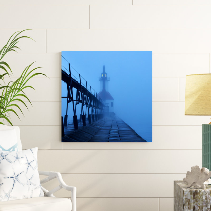 Phare la nuit I, H 30 po x l 30 po