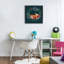 Sleepy Fox dans un cadre flottant couronne de botanique, design par Metka Hiti-1705549761-1705549760