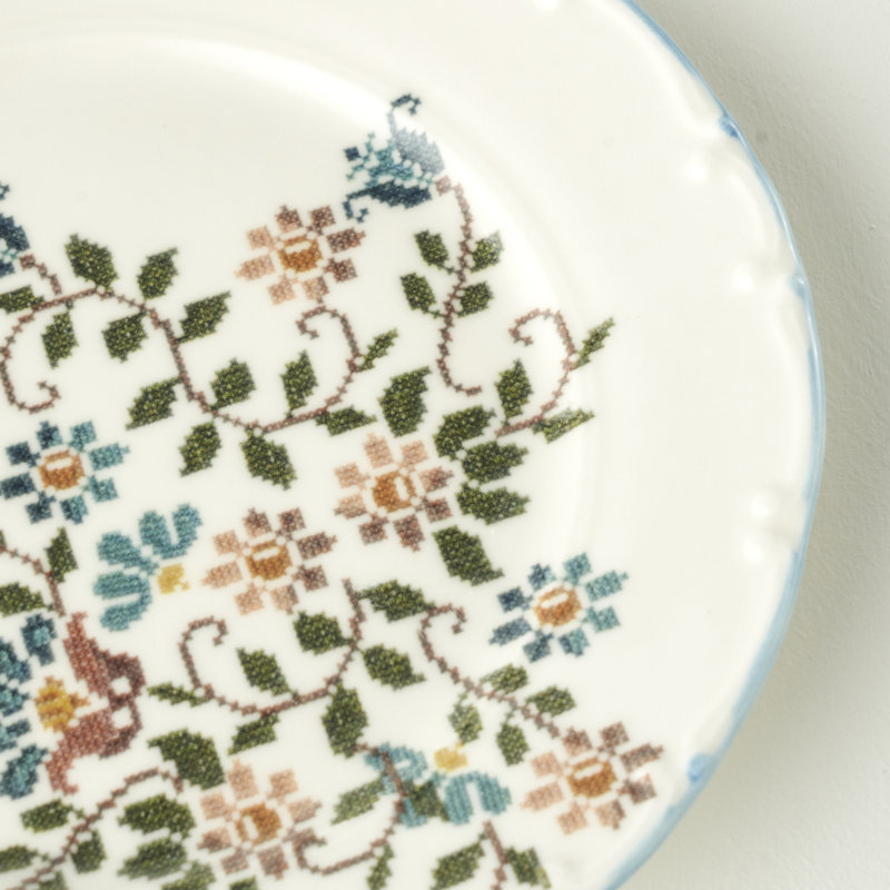 Assiette à dîner en porcelaine rétro