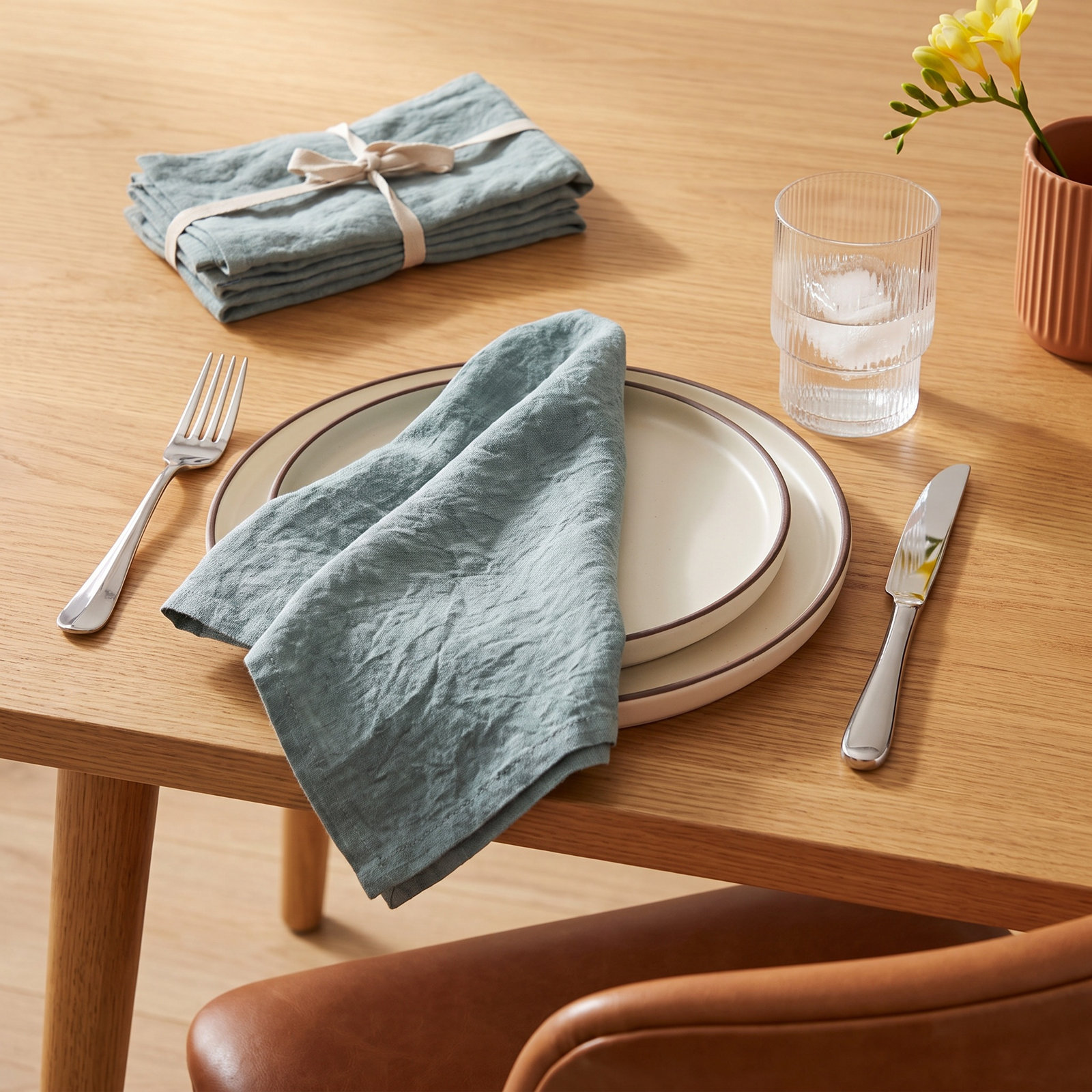 Vernon Stonewashed Linen Napkin, 18" x 18", Mint