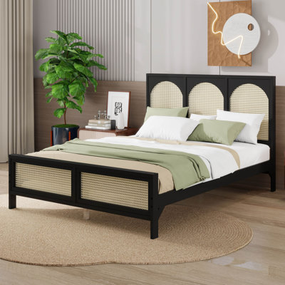 Structure de lit grand format en rotin, lit plateforme en bois avec support à lattes solides, tête et pied de lit en rotin