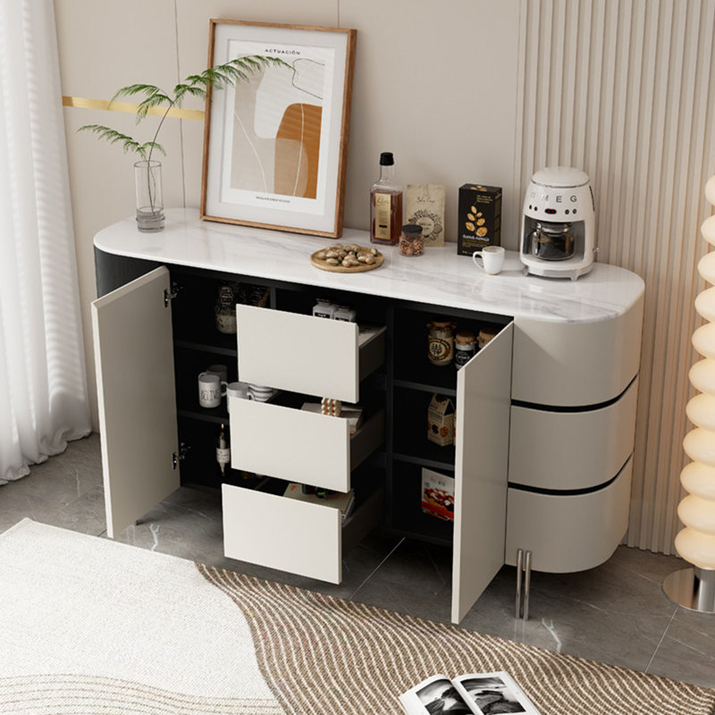 Buffet simple et moderne de style italien