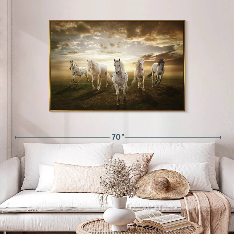 Chevaux blancs dramatiques, 46 po x 31 po, Cadre flottant doré