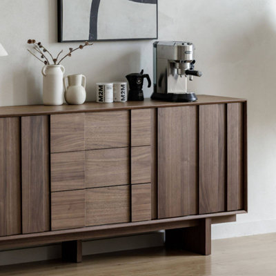 Buffet maison de style rétro