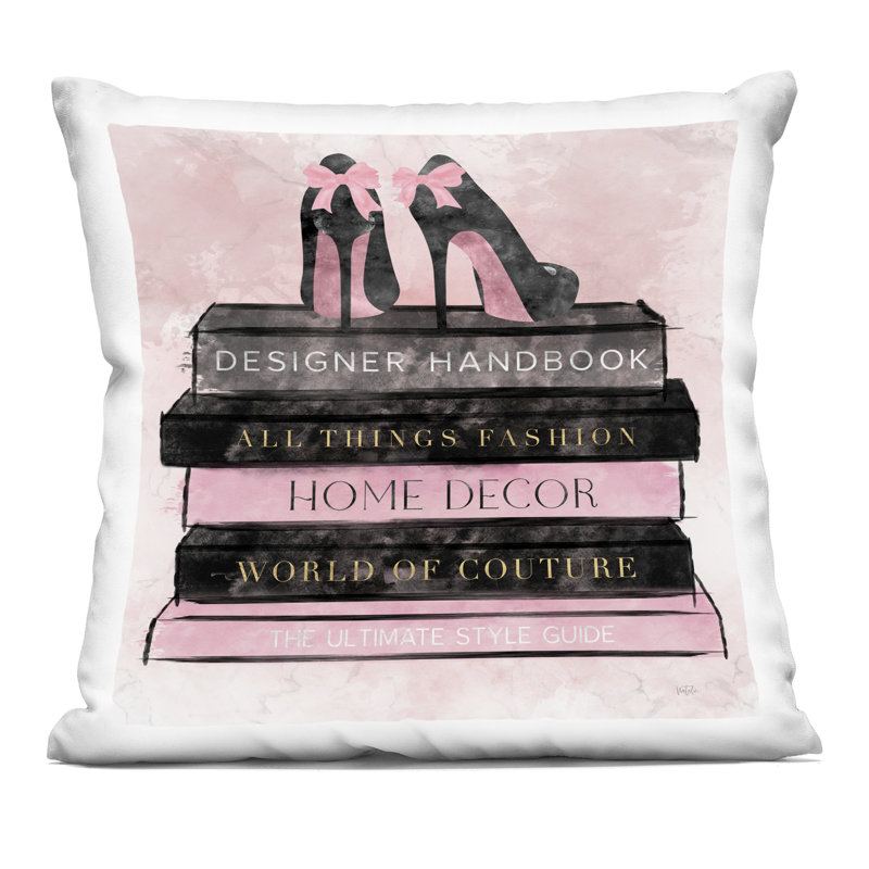 Coussin décoratif All Stiles Fashion Book Stack, par Natalie Carpentieri