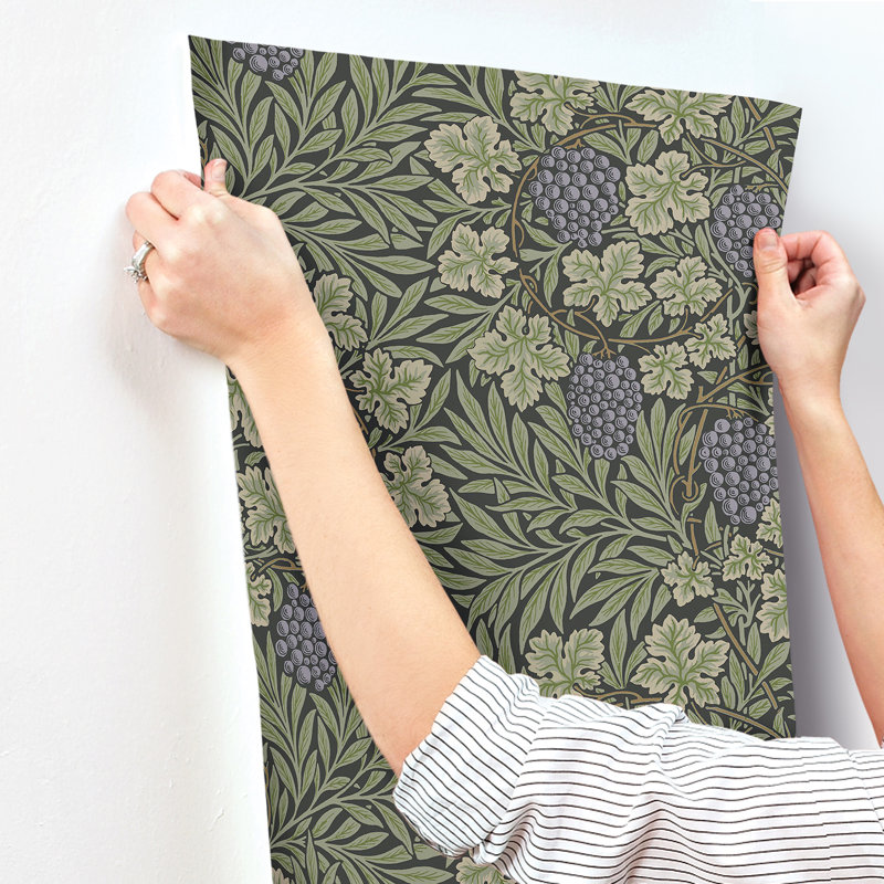 Anemone Floral Wallpaper Roll, Light Green