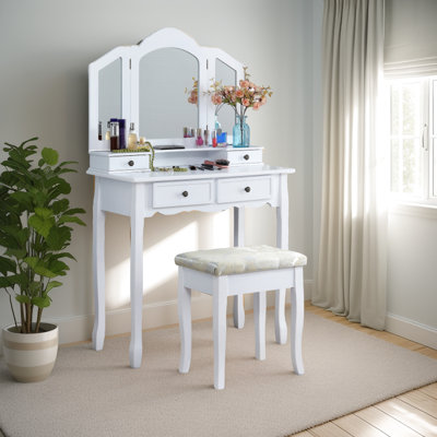 Meuble-lavabo en bois blanc avec tiroirs spacieux et ensemble de chaises confortables avec coussin d'assise