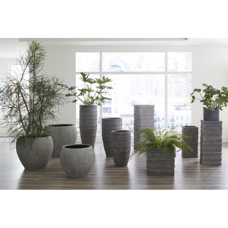 Pot à fleurs en résine June, H 28 po x l 16 po x P 16 po