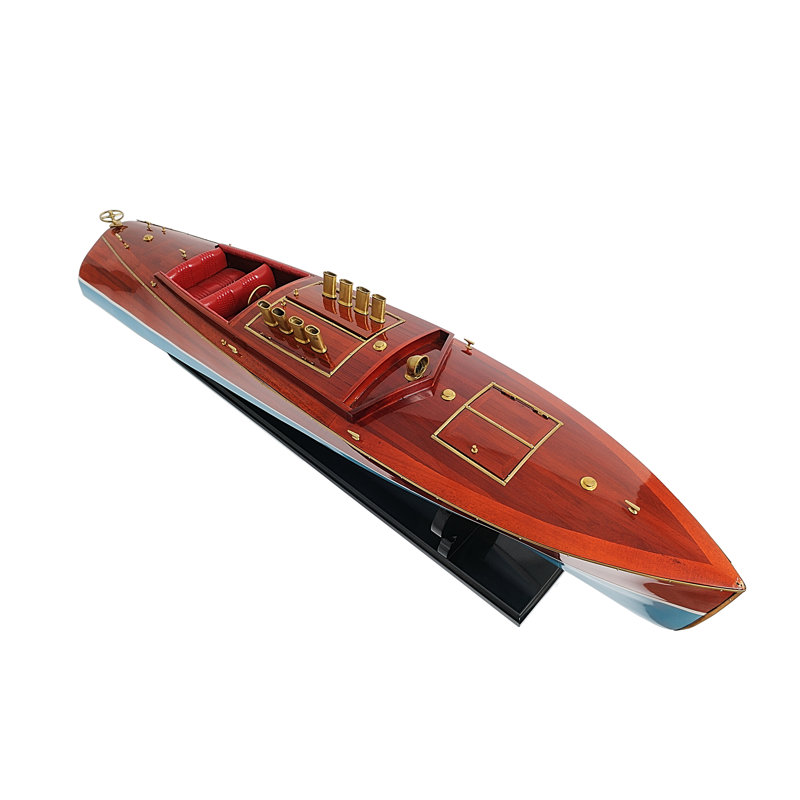 Bateau en bois manufacturé