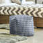 Repose-pieds cube à motif shifted arrows-1276830360-1225834787