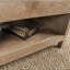 Table basse à plateau relevable, finition brune