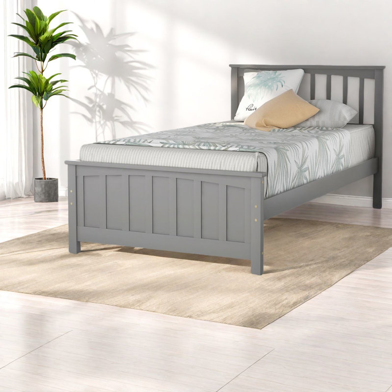Lit plateforme moderne en bois simple, cadre gris robuste pour la maison