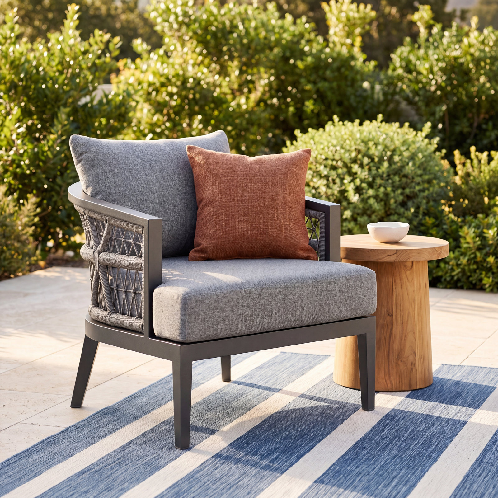 Evalyn Metal Outdoor Lounge Chair