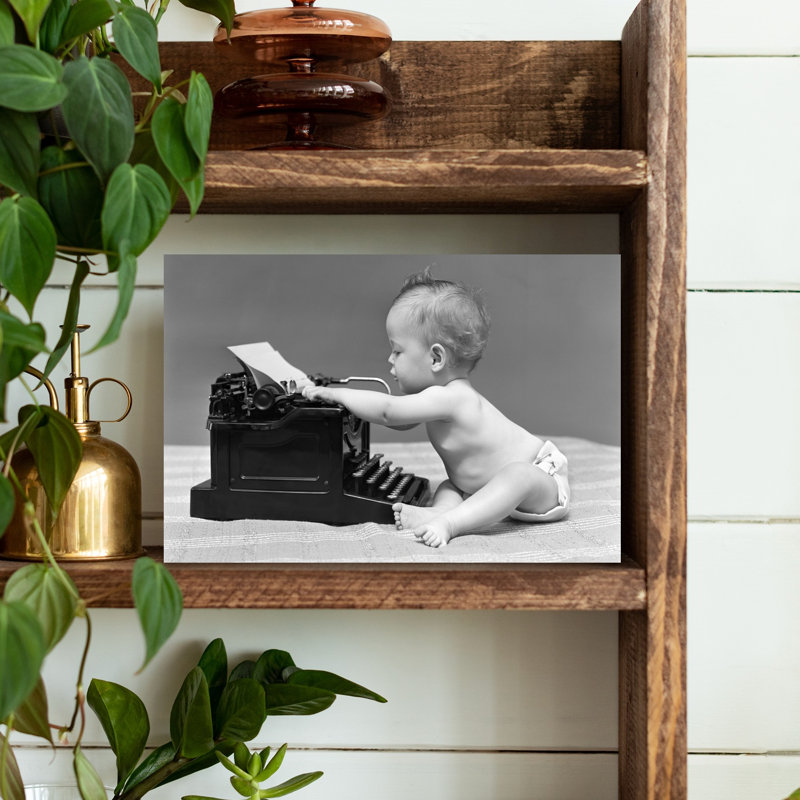 «1940S Baby In Diaper», tapant sur une machine à écrire, art mural rétro classique rétro, H 18 po x l 12 po
