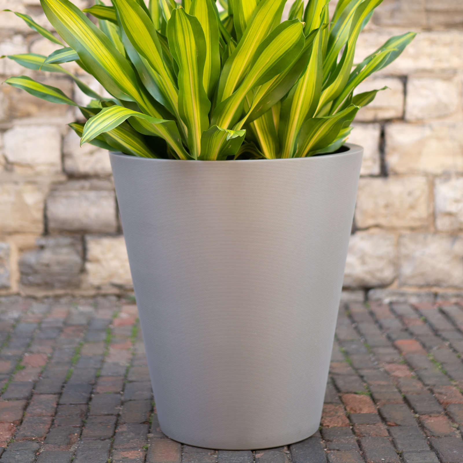 Pro Series 27" Pot Planter, Gray