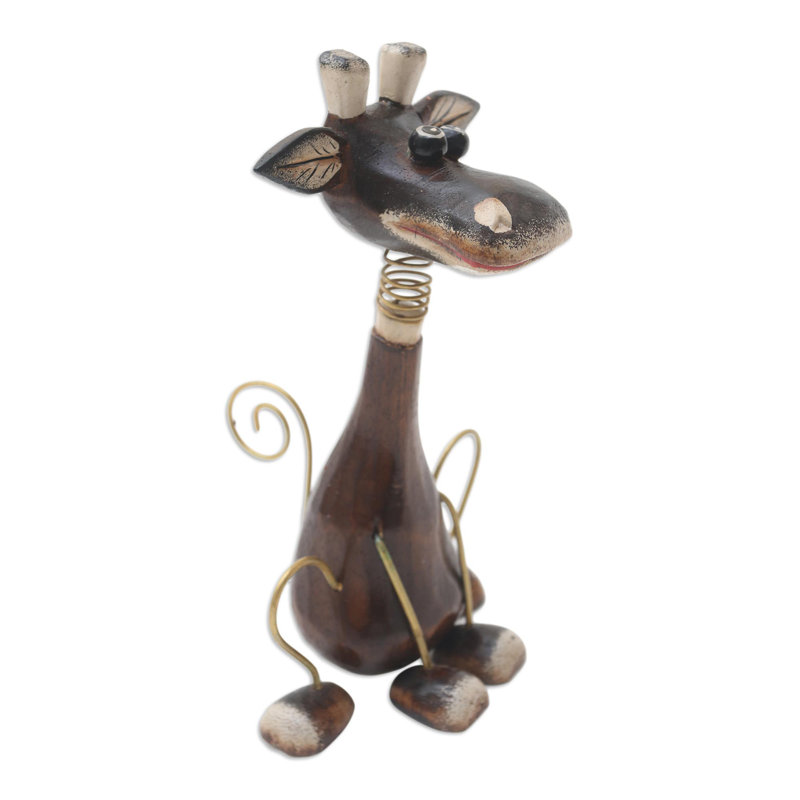 Figurine en bois faite à la main Aminda