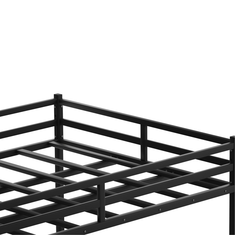 Grand lit superposé en métal noir avec garde-corps et construction stable de 110 lb par capacité, assuré par un garde-corps haut, pour un accès facile, une conception sophistiquée, un espace de rangement supplémentaire sous le lit, un espace facile à utiliser
