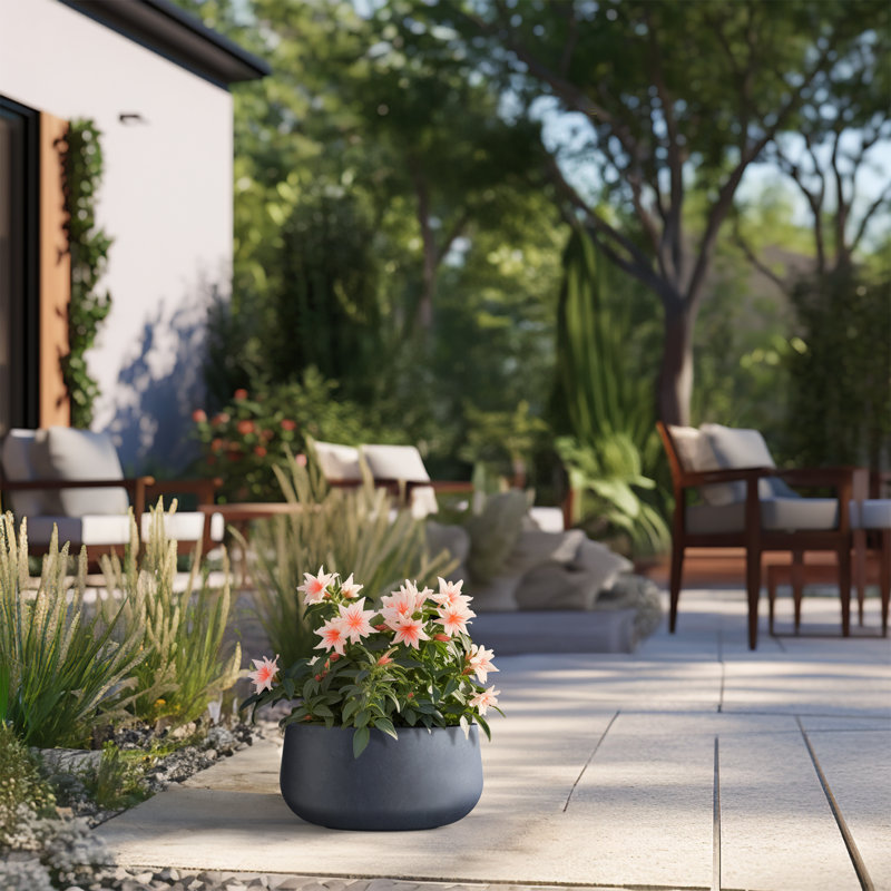 Pot à fleurs en béton Renfrew, H 8 po x l 15 po x P 15 po, Gris granite