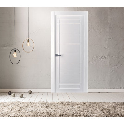 Porte standard préfinie en bois massif manufacturé Mika