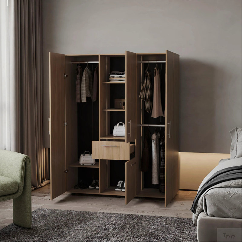 Armoire en chêne naturel avec plusieurs tiroirs