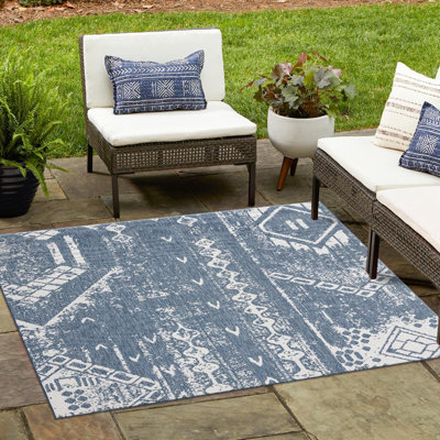 Tapis intérieur / extérieur bleu / ivoire en polypropylène tissé à la machine Bonnetta