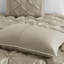 Ensemble de literie pour très grand lit taupe élégant, édredon en polyester avec coussins décoratifs