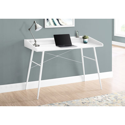 Bureau d'ordinateur contemporain pour la maison - l 48 po avec stratifié blanc, métal et tablettes