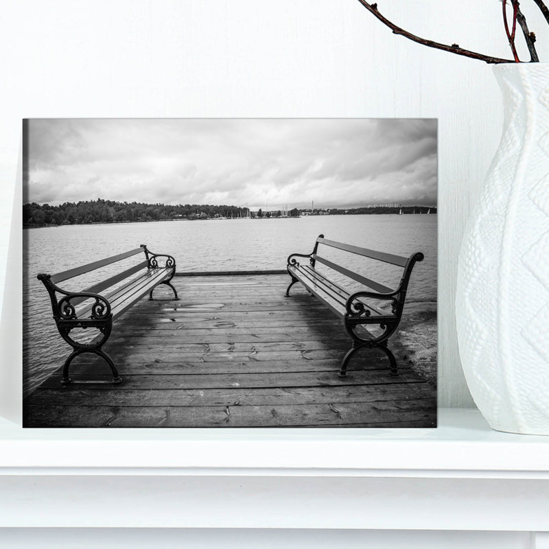 «Benches on Bridge by Water Side», photographie, H 20 po x l 20 po x P 1 po, Toile tendue