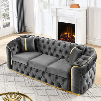 3 canapé en velours gris avec capitonnage à boutons, 2 coussins de luxe de 90,6 pouces et des accents en acier inoxydable doré pour le salon, 3 embellissements