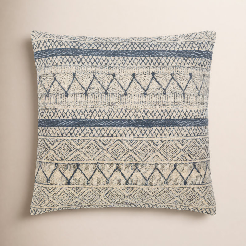 Oreiller carré en coton Zetta, 22 po x 22 po, Polyester/ Bourre en polyester, Beige clair / bleu foncé
