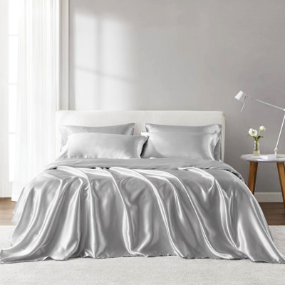 Drap-housse pour lit simple 100% satin gris 4 pièces - froissé, texture lisse, frisottis apprivoisé, ajusté pour les matelas de 16 po, taies d'oreiller à bout ouvert, réduit la casse des cheveux, s'adapte