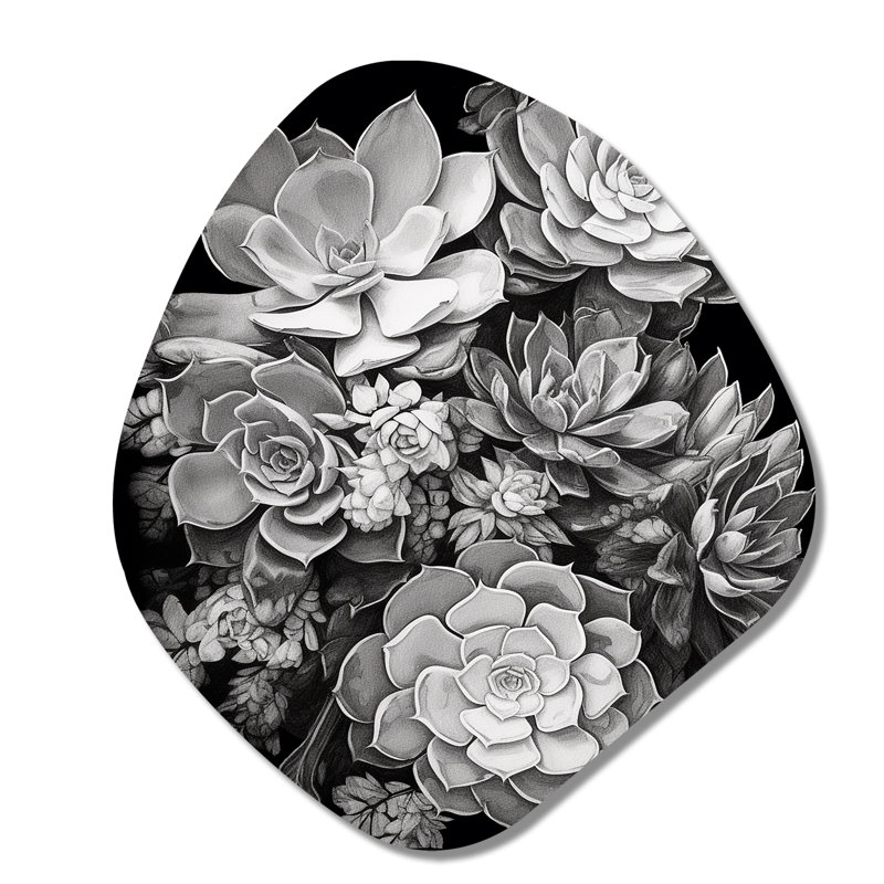 «Grey Black Succulent Resilience» - art mural asymétrique en forme de nébuleuse florale, H 28 po x l 25 po