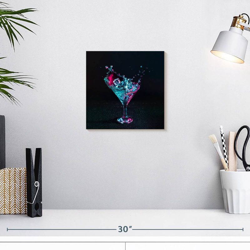 Yarlin Neon Martini Cocktail, H 10 po x l 10 po