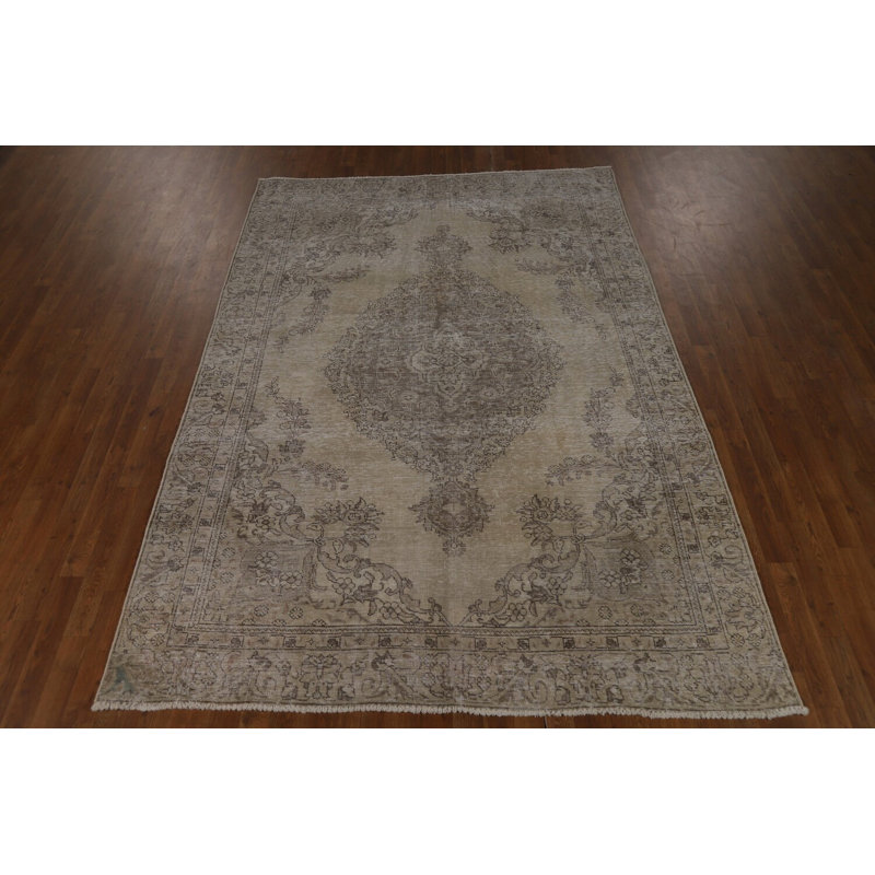 Tapis traditionnel en laine vieillie 6 x 9