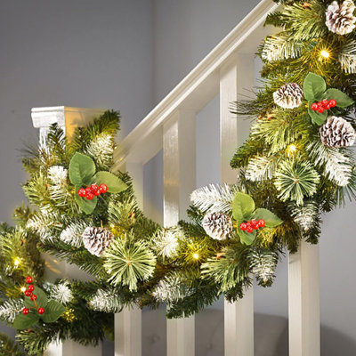 2 pièces 9 pi Guirlande de Noël artificielle avec lumières changeantes et minuterie par télécommande pour manteau de cheminée, escaliers, décoration intérieure et extérieure, 9 pi, neige
