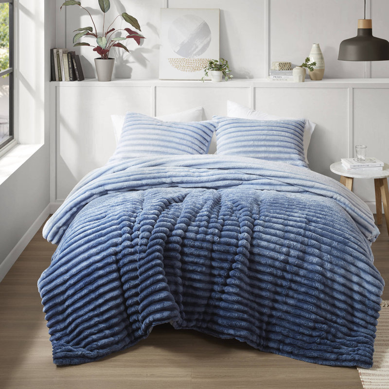 Avril Blue Ombre Fluffy Ribbed Plush 3-Piece King/Cal King Comforter Set, King Comforter + 2 King Shams, Blue Ombre