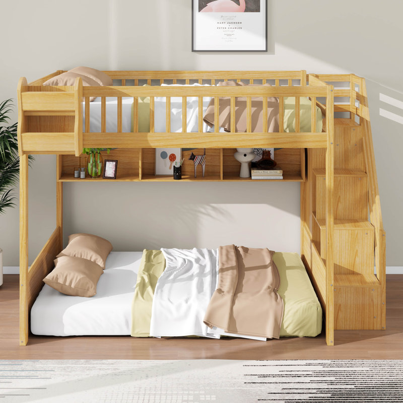 Grand lit mezzanine en bois avec escalier et garde-robe, lit superposé multifonctionnel avec tablettes de rangement et espace sous le lit