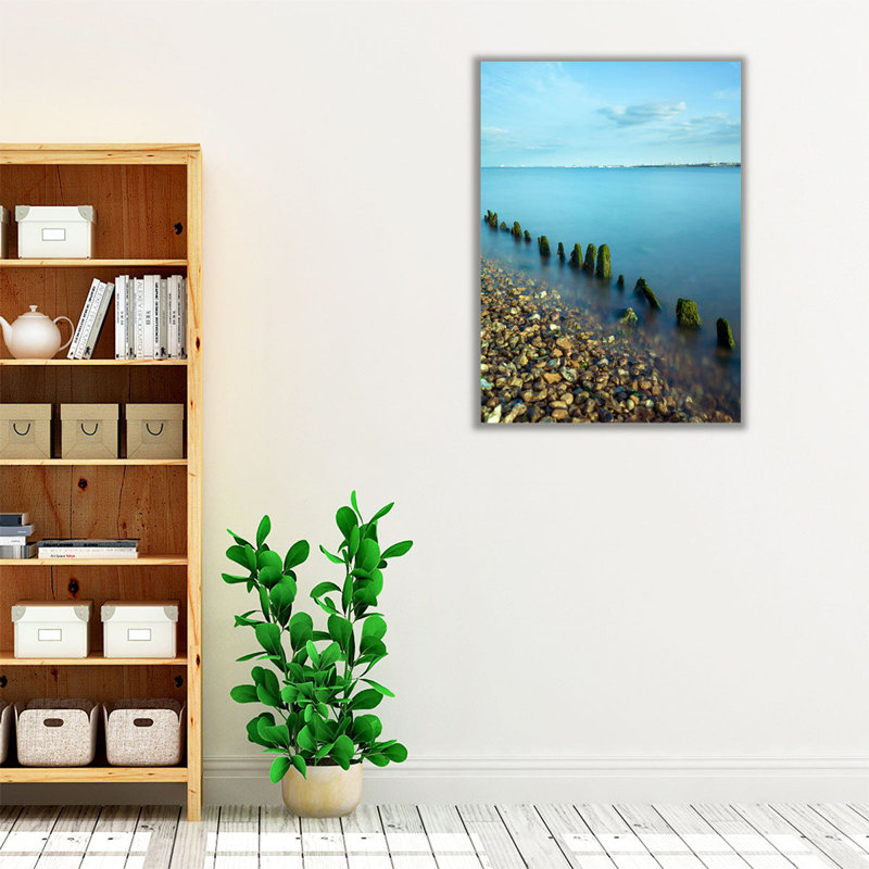 Pebbled Beach With Groynes - reproduction d'art sur toile, H 16 po x l 12 po