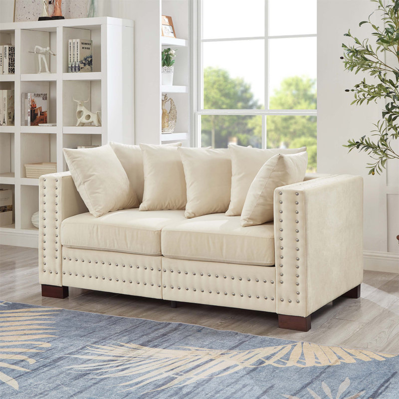 Causeuse rembourrée en velours de conception moderne avec accoudoirs carrés et clous argentés, avec rangement et sièges confortables