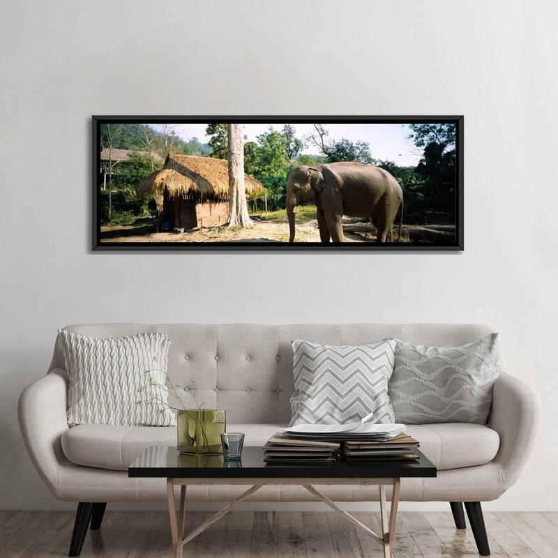 Reproduction de photo sur toile, H 24 po x l 72 po x P 1,5 po, Cadre noir