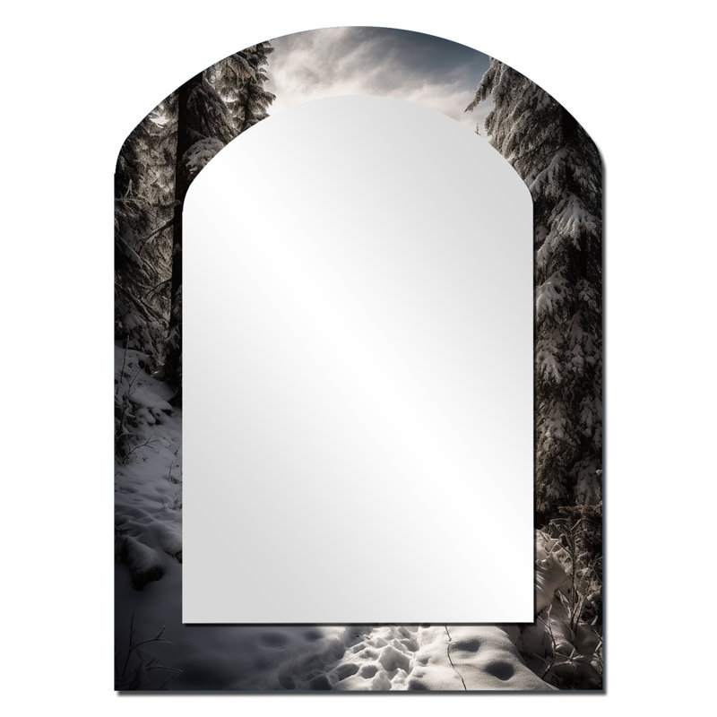 Frosty Snow Forest Path II - miroir mural décoratif asymétrique enneigé, 34 po x 25 po