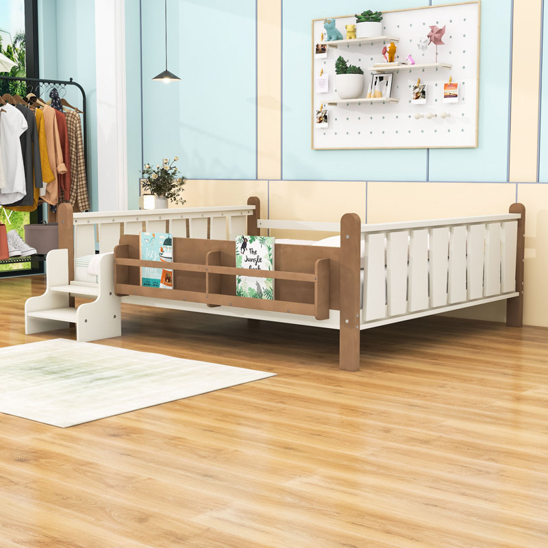 Grand lit en bois avec bibliothèques de rangement, Beige