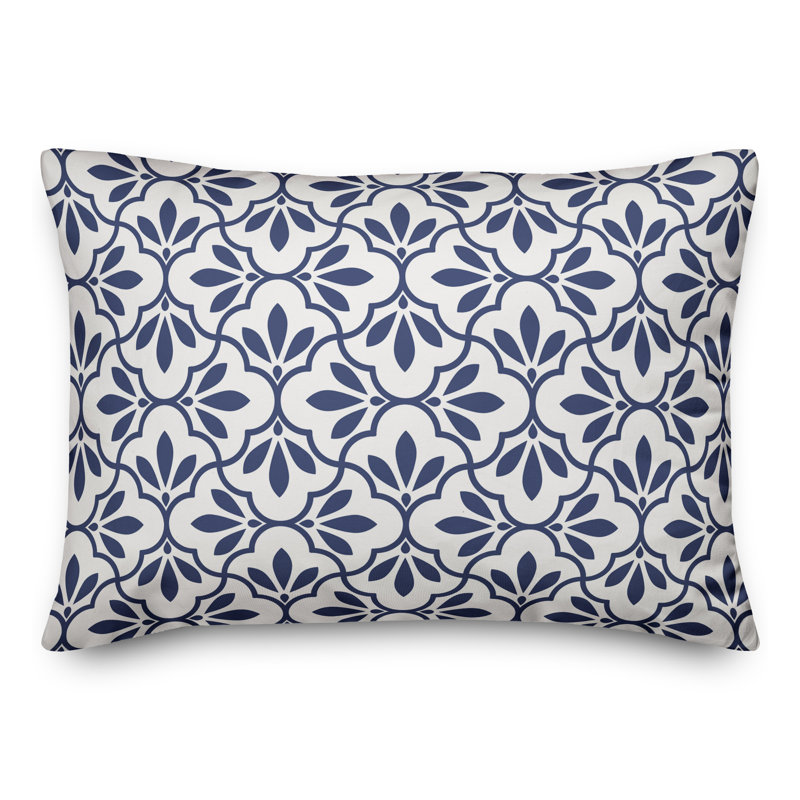  Quatrefoil Rectangular Pillow Cover & Insert