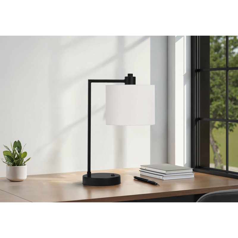 Lampe de table moderne avec port USB, métal et abat-jour