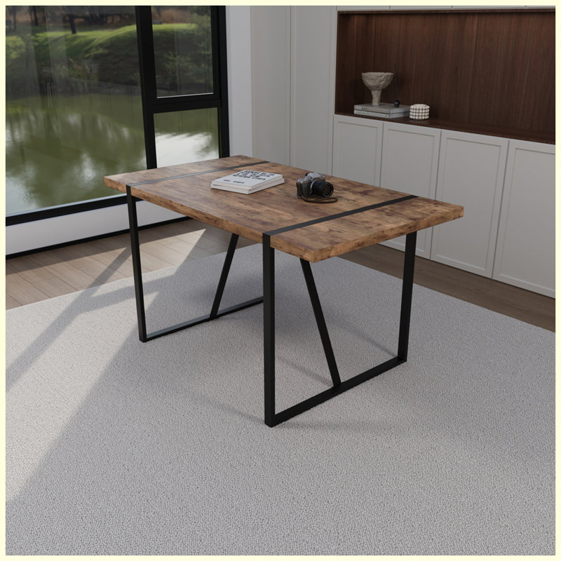 Table de salle à manger moderne avec pieds en métal